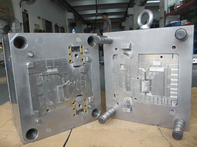 Molde electrónica de consumo 07