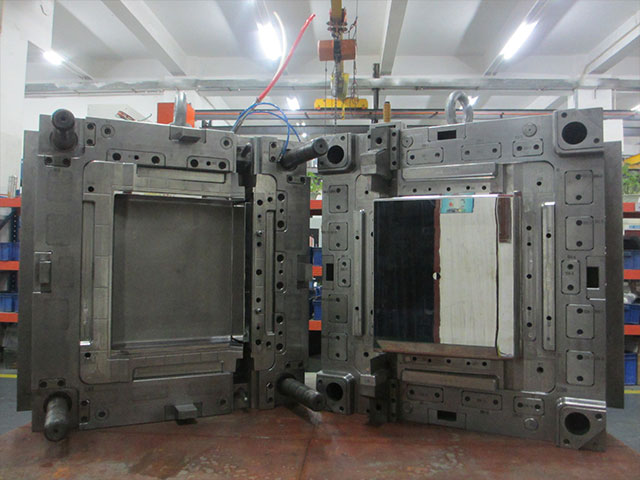 Molde electrónica de consumo 05